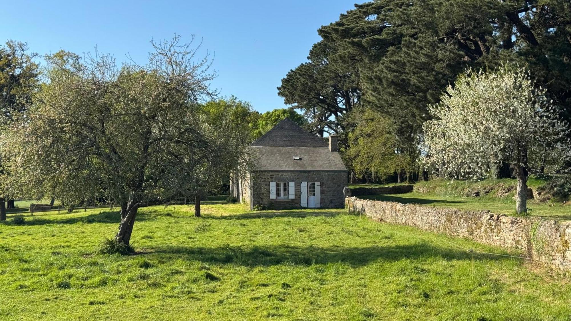 Gite De Couple Cosy Avec Vue Sur Chateau Tremohar - Golfe Du Morbihan, 20 Min De Vannes Berric Ngoại thất bức ảnh